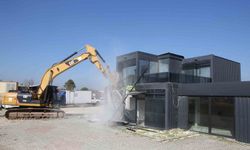 Nilüfer'de kaçak yapılar yıkıldı