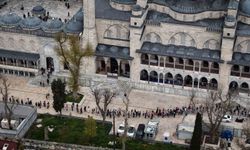 Restorasyonu tamamlanan Sultanahmet Camii ziyarete açıldı