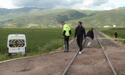 Gaziantep'te öğrenci servisine tren çarptı: 13 öğrenci yaralandı