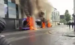 Kuzey İrlanda'da göçmen karşıtı protestolar şiddet eylemlerine dönüştü
