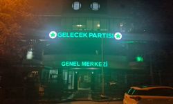 Ahmet Davutoğlu, Gelecek Partisi'ni kapattıklarını duyurdu
