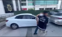 Bebeğinin pusetinde uyuşturucu taşıyan kadın suçüstü yakalandı