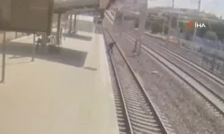 Ankara'da tren raylarına atlayan doktor hayatını kaybetti