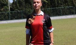 22 yaşındaki Zeynep Mestan, Turgutluspor'un teknik direktörü oldu