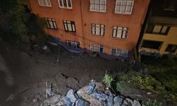 Eyüpsultan'da yağmur sonrası toprak kaydı: 25 kişi tahliye edildi
