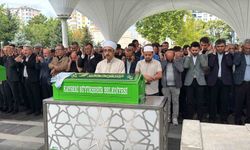 Başına kaya parçası düşen bebek hayatını kaybetti