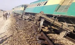 Pakistan'da tren kazası: 6 ölü, 30 yaralı