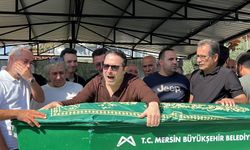 Şarkıcı Atilla Taş'ın kızı gözyaşlarıyla toprağa verildi