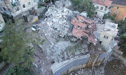 Zonguldak'ta 3 katlı bina çöktü: 1 kişi öldü