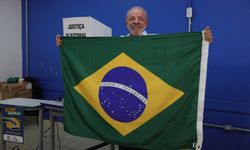 Brezilya'da Lula da Silva yeniden devlet başkanı seçildi