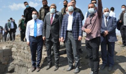 Bilal Erdoğan, Malazgirt Zaferi etkinlikleri öncesi Ani Ören Yeri’ni gezdi