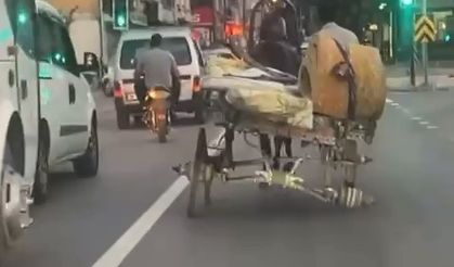 Bursa Trafiğinde 3 Tekerlekli At Arabası Yolculuğu!