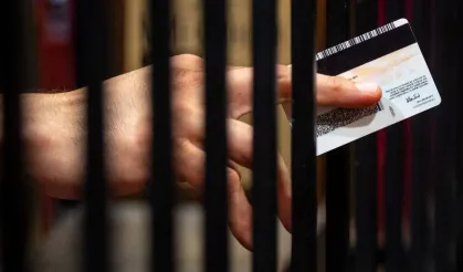 IBAN suistimallerine karşı uyarı: 'Bir günlük gelir, bir ömür sabıka kaydı'