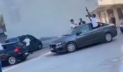 Düğünde uzun namlulu silahlarla tehlikeli kutlama