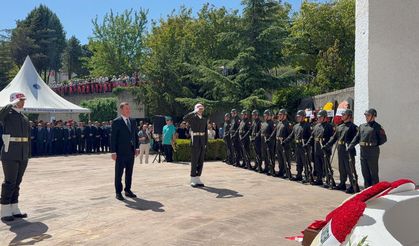 Celal Bayar kabri başında anıldı