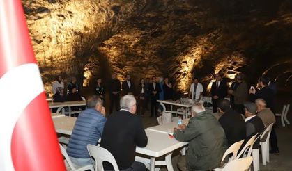 Nefes alabilmek için yerin 150 metre altında şifa arıyorlar