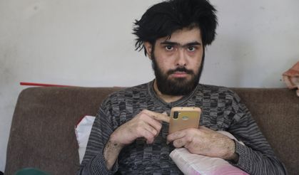 Depremzede genç 3 yıldır dışarı çıkmıyor