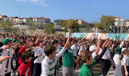 Okullarda Her Ayın 16'sında Bursaspor Forması Serbest