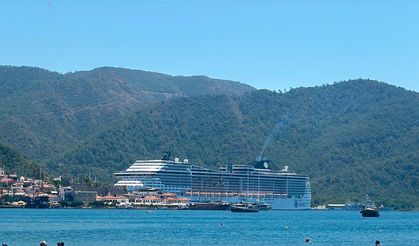 Dev yolcu gemisi Marmaris'e 5 bin yolcu ve mürettebatıyla demir attı