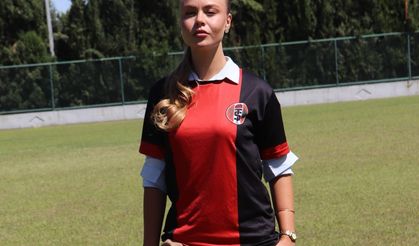 22 yaşındaki Zeynep Mestan, Turgutluspor'un teknik direktörü oldu