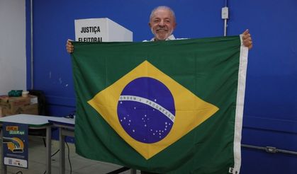Brezilya'da Lula da Silva yeniden devlet başkanı seçildi