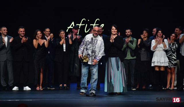 Tiyatronun En Prestijli Ödülü'ne Nilüfer Kent Tiyatrosu Damgası