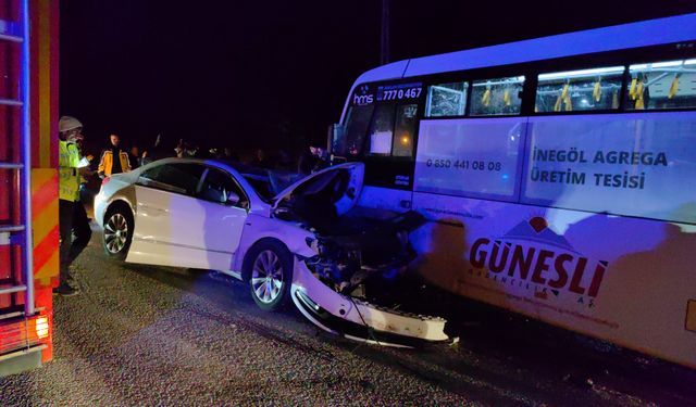 Bursa'da Özel Halk Otobüsü ile Otomobil Çarpıştı: 9 Yaralı!