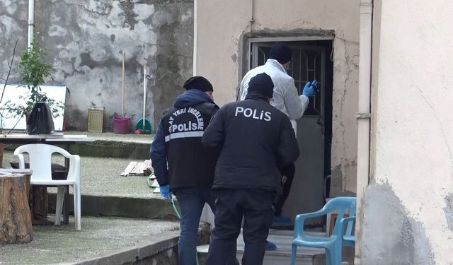 Afyon'da 11 Yaşındaki Çocuk Yanlışlıkla Annesini Vurdu!