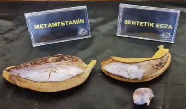 Muzların içerisinden uyuşturucu çıktı