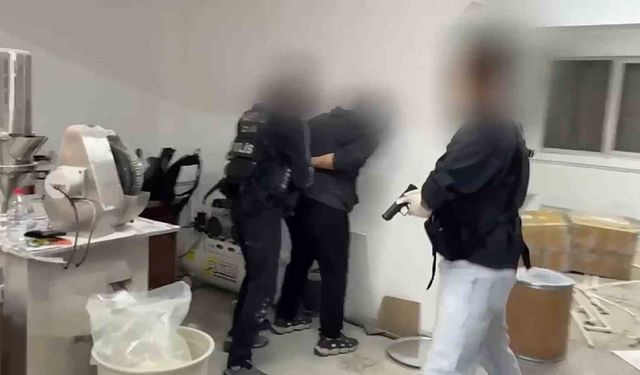 İzmir'de iş yeri değil adeta zehir imalathanesi