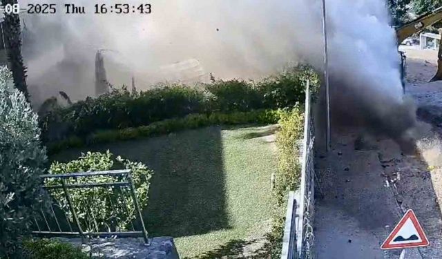 Su borusu bomba gibi patladı, site savaş alanına döndü