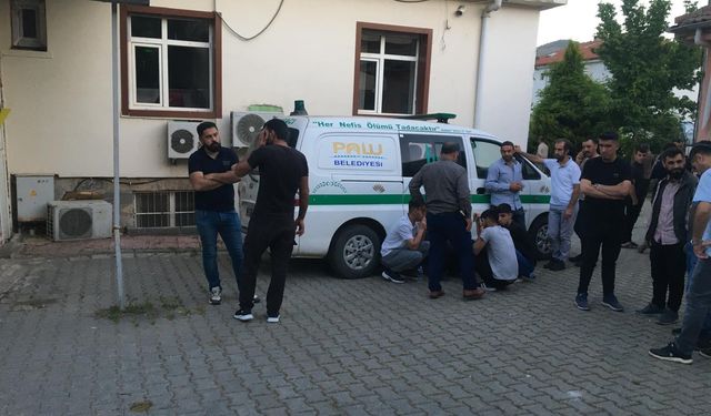 Elazığ'da 15 yaşındaki çocuk babasını öldürdü, annesini yaraladı