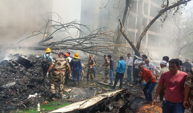 Hindistan’daki uçak kazasında 204 kişi hayatını kaybetti
