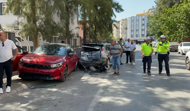 Topuklu Ayakkabı Kazası: 6 Araç Zarar Gördü