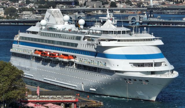 İstanbul’a Rusların dev yolcu gemisi geldi