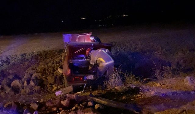 Damadının aracıyla kaçan adam tarlaya uçtu