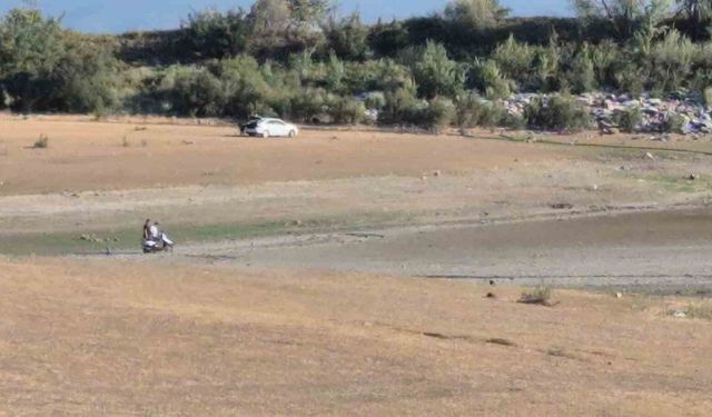 43 yıldır sulama yapılan Ülküköy Göleti kurudu