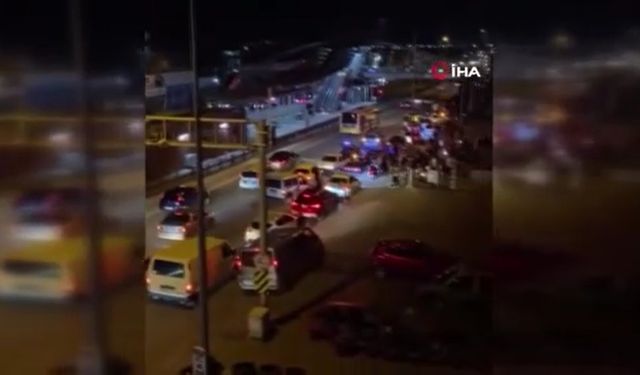 Asker eğlencesi için trafiği kesip oyun havası oynadılar