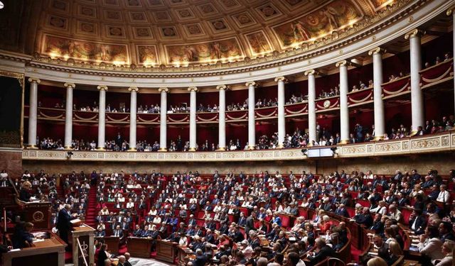 Fransa’da güvenoyu alamayan François Bayrou hükümeti düştü