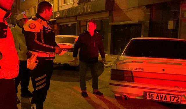 Alkollü yakalanan sürücü aracını öve öve bitiremedi
