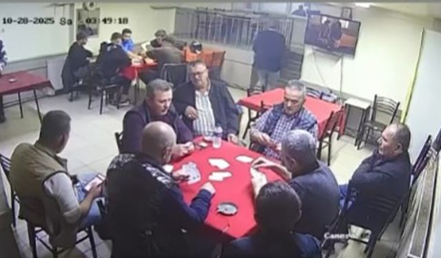 Depremde oyunu bırakıp kaçtılar