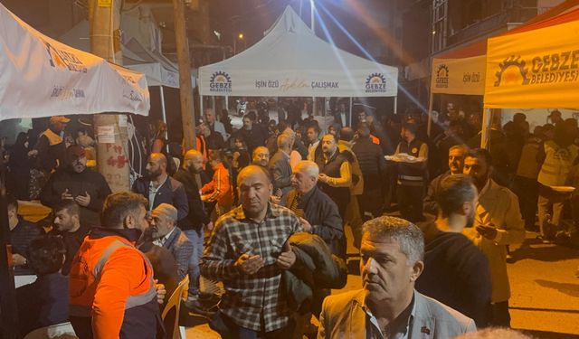 Enkazda ailesini kaybeden genç kıza akrabası sahip çıkacak