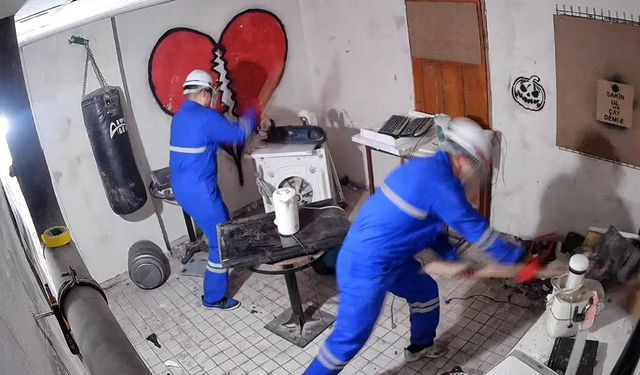 Eskişehir’de açılan stres evine girenler eşyaları kırıp rahatlıyor