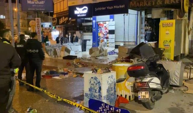 Ailesine ait tekel bayisini benzin döküp yaktı: 2 yaralı