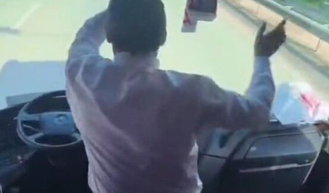 Taraftarları deplasmana götüren şoförün hareketi tepki topladı