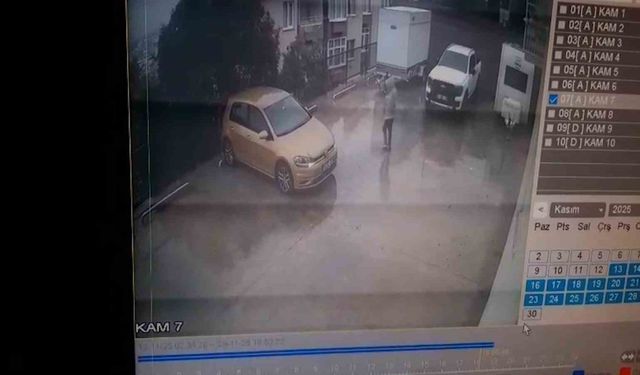 Otoparktan çıkan otomobil, 10 metrelik yükseklikten bahçeye uçtu