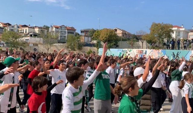 Okullarda Her Ayın 16'sında Bursaspor Forması Serbest