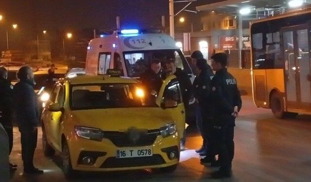 Bursa'da eğlence mekanı önünde silahlı kavga: 1 ölü, 2 yaralı