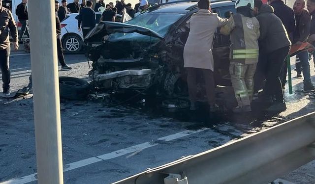 Başakşehir'de feci kaza: 1 ölü, 2 ağır yaralı