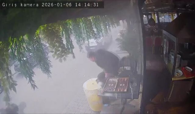 Klima borusu bomba gibi patladı: Müşteriler sokağa kaçtı